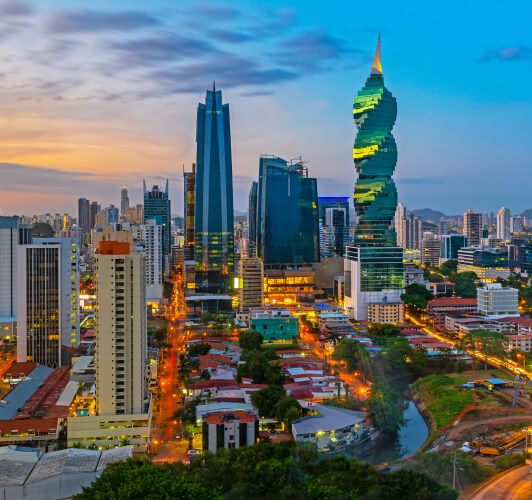Panama-City-A-dazzling-skyline-illuminated-under-the-stars